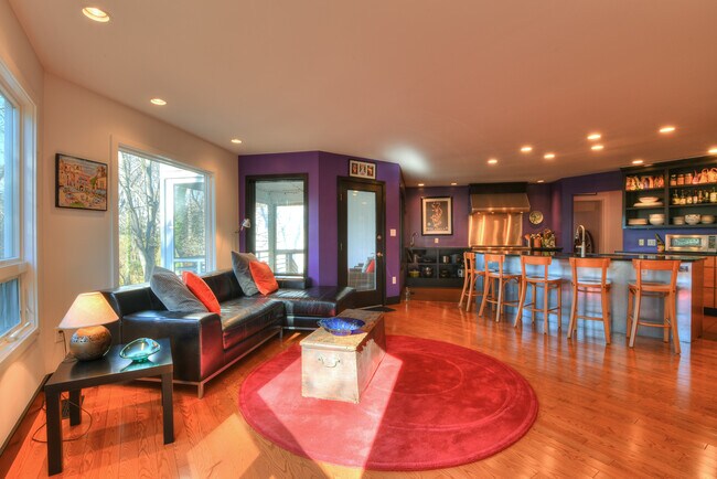 Kitchen Sitting Area #3 - 4 Melody Ct