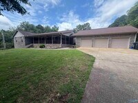 Building Photo - 102 Huntington Rd