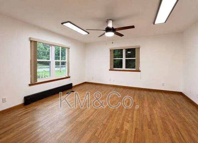 Building Photo - 535 Elm St