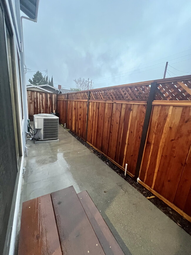 Building Photo - Remodeled 2 Bedroom home San Jose Home in great location