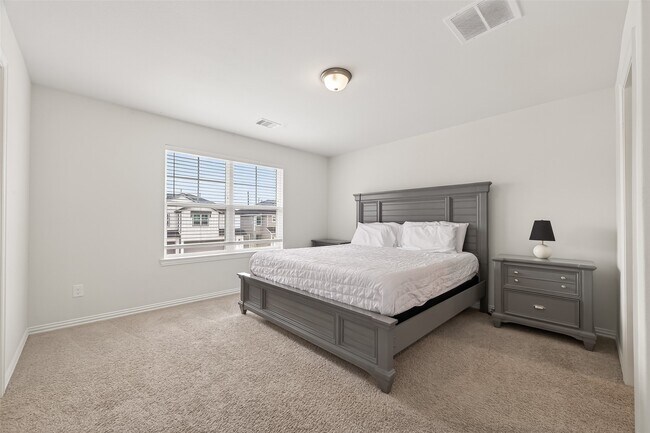 Building Photo - 27926 Western Crk Ct