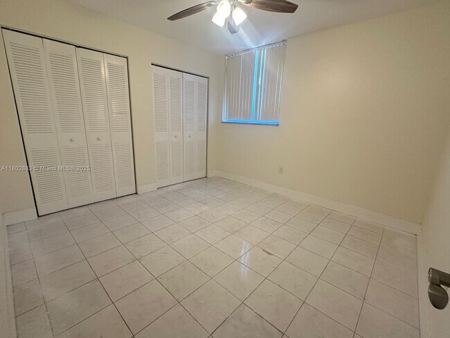 Building Photo - 10090 NW 80th Ct