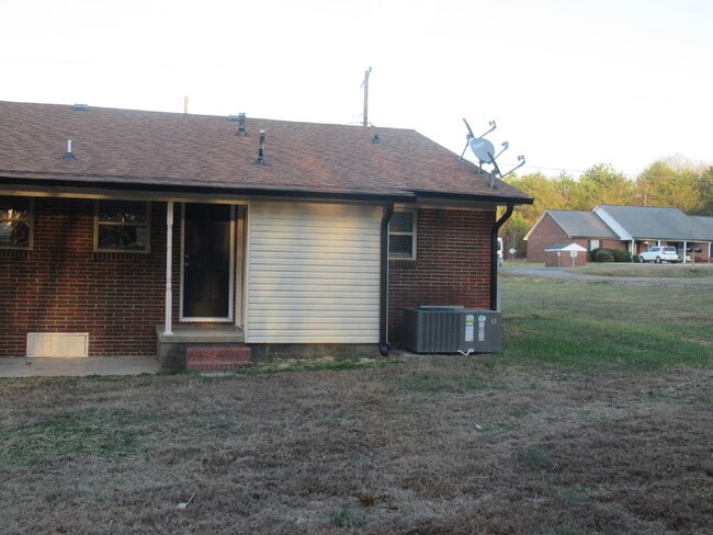 Building Photo - Brick Duplexes in Lincolnton – Now Ready for Lease!