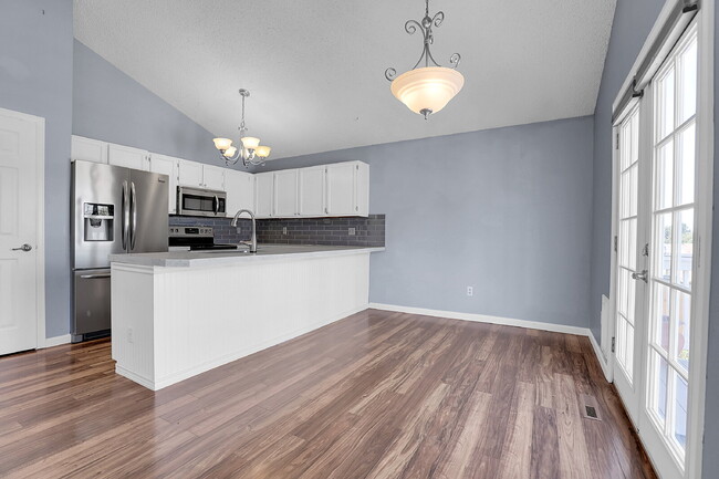 Building Photo - $3,195 - 4 Bed, 2 Bath Home in Broomfield ...