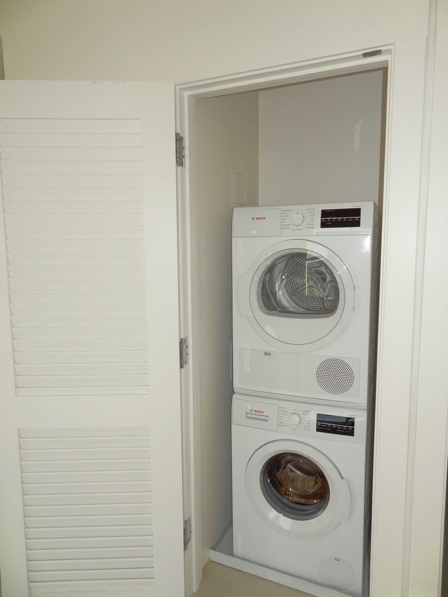 Building Photo - 1868 Van Ness Ave