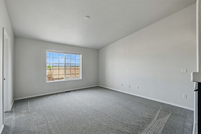 Building Photo - Available Now 3 Bed 3 Bath 2 Car Garage To...