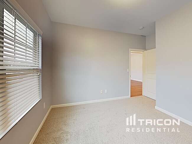 Building Photo - 6087 Semaphore Rdg