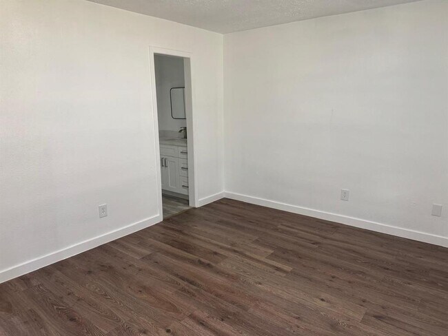 Building Photo - 23911 Verngate Dr