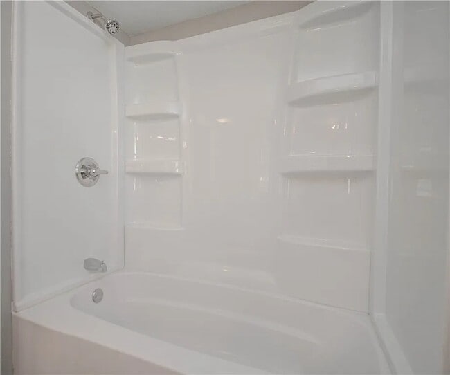 Building Photo - 409 3rd St