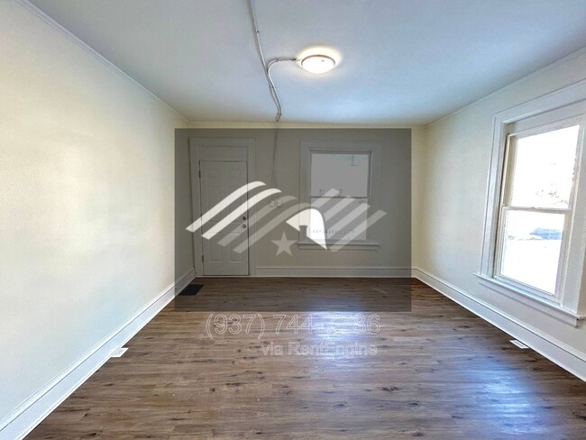 Building Photo - 807 W Ash St