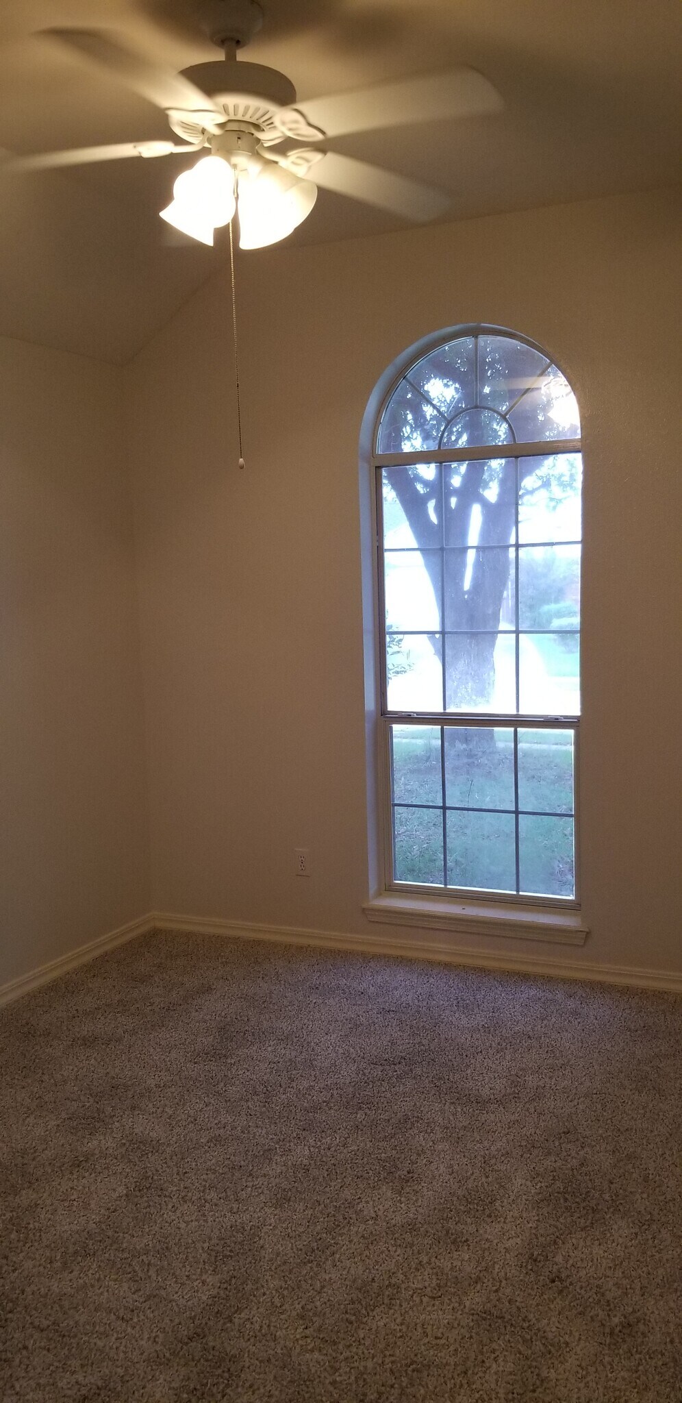 Building Photo - 1603 Williamsburg Dr