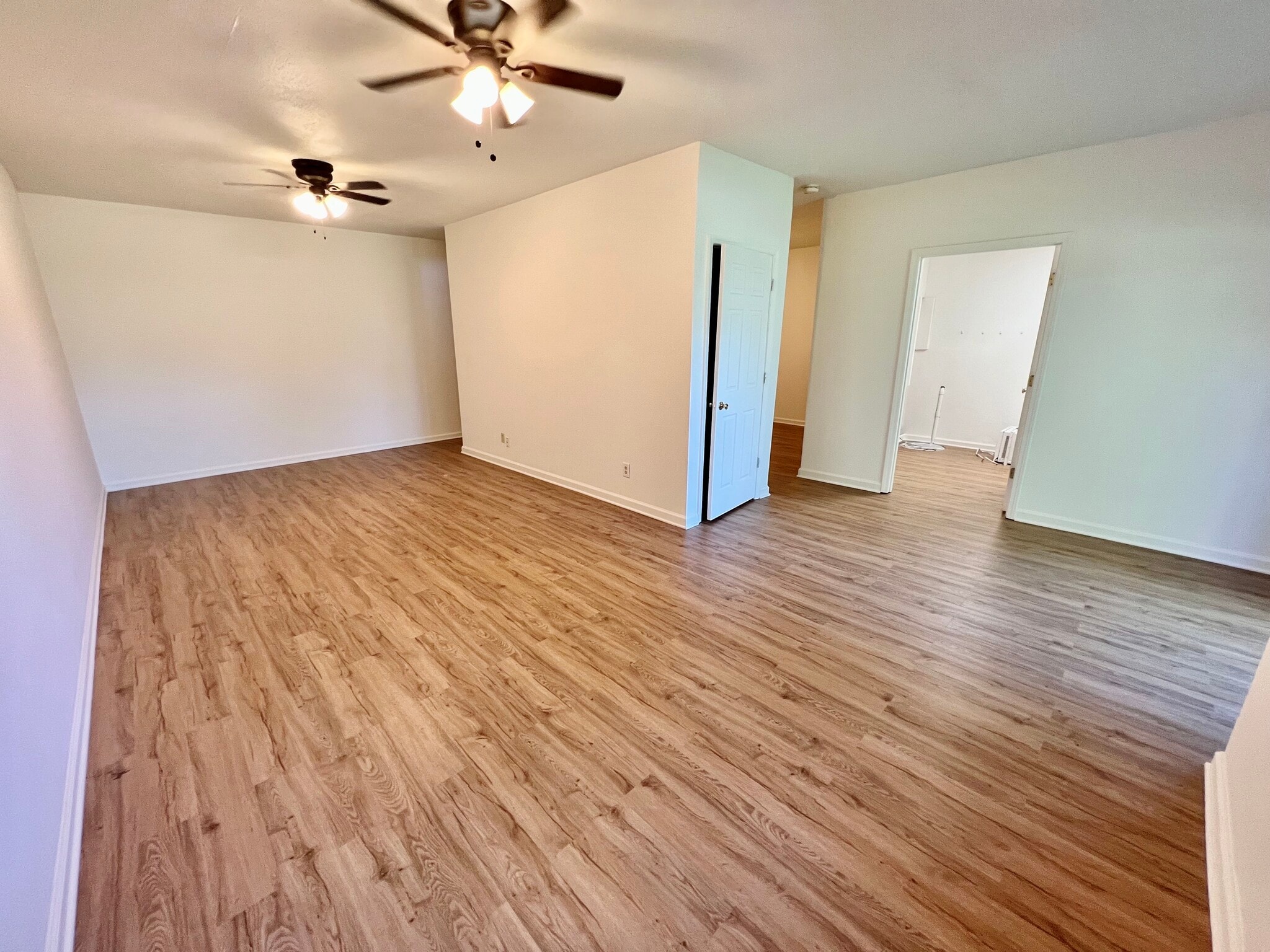 Building Photo - 717 Shady Springs Ln