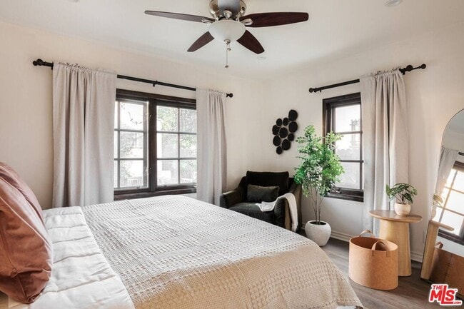 Building Photo - 428 N Alta Vista Blvd