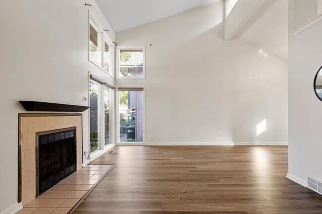 Building Photo - Exceptional Millard School District Home For Rent