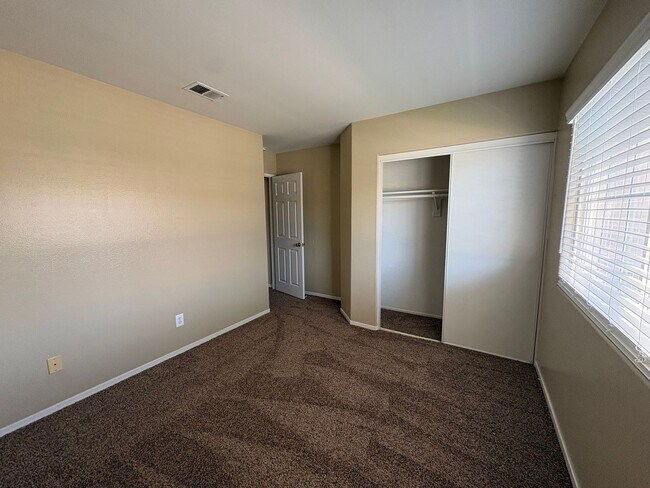 Building Photo - 7110 Rogue River Dr