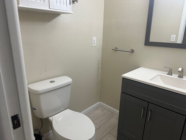 Building Photo - 2 Bedroom 2 Bathroom in Winter Haven