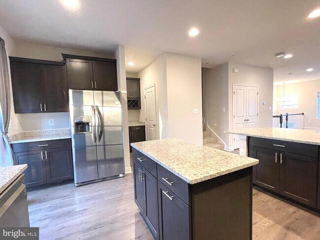 Building Photo - 3667 Duckhorn Way