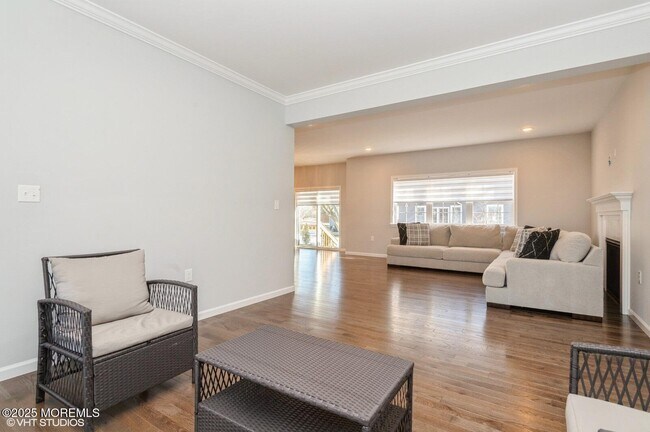 Building Photo - 2019 Oakhurst Pkwy
