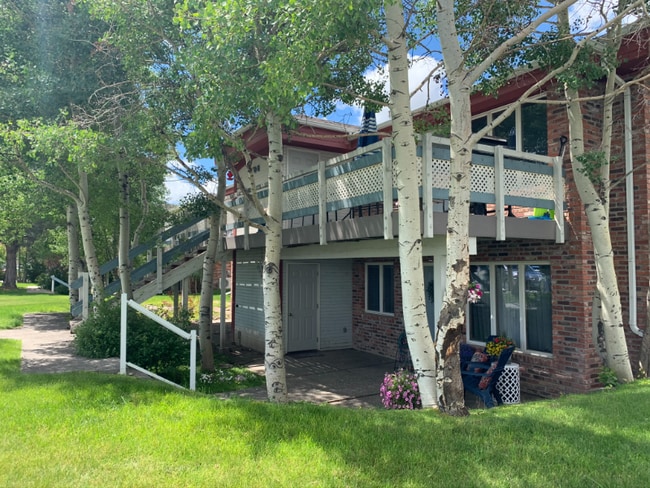 Building Photo - 1604 Sand Ct