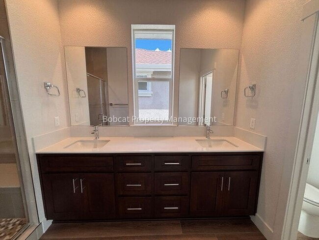 Building Photo - 1150 Little Ln