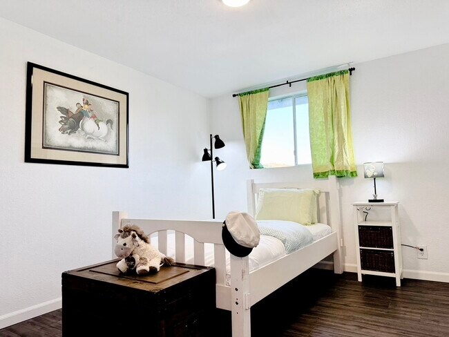 Building Photo - 16060 39th Ave