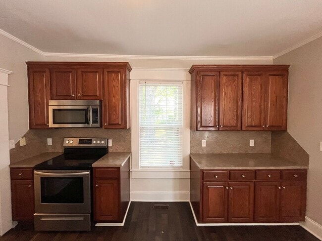 Building Photo - Charming 3BD, 2BA Durham Home with Large Yard Located Only 5 Minutes from Downtown Durham