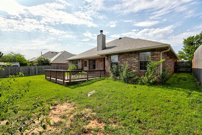 Building Photo - 509 Finch St