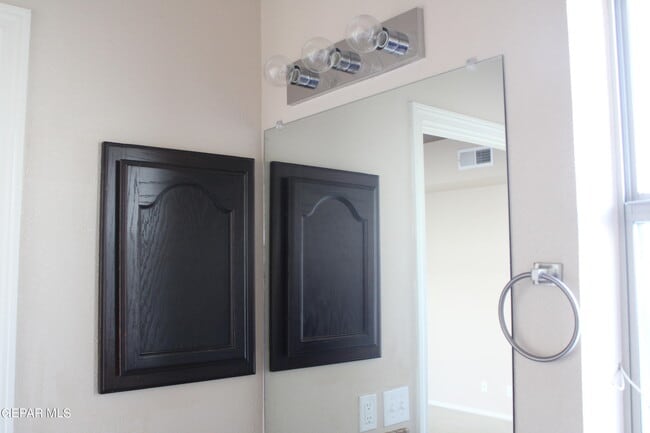 Building Photo - 14561 Jesus Almeida