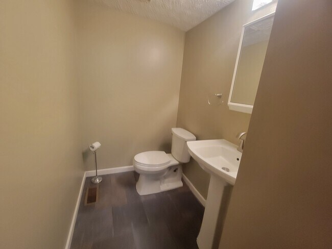 Building Photo - 8173 Newark Ave