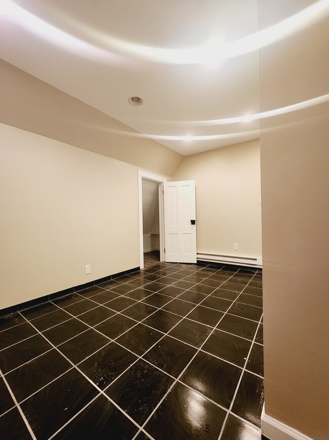 Unit 3 - 38 Warner Ave