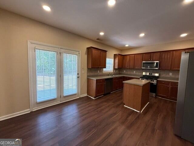 Building Photo - 817 Brampton Way