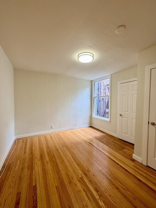 Building Photo - 2211 Fillmore St