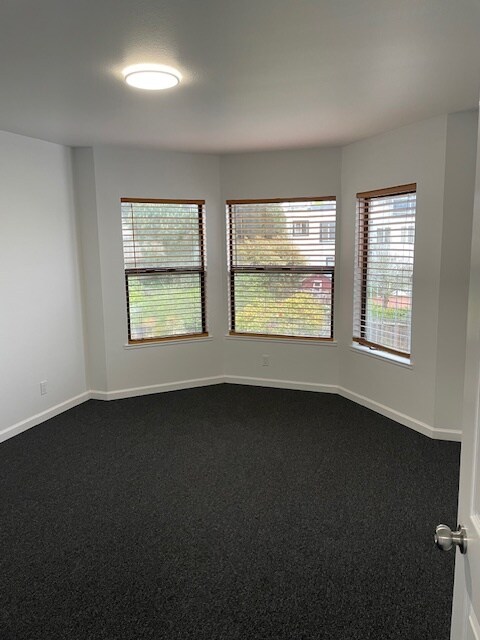 Building Photo - 678 41st Ave