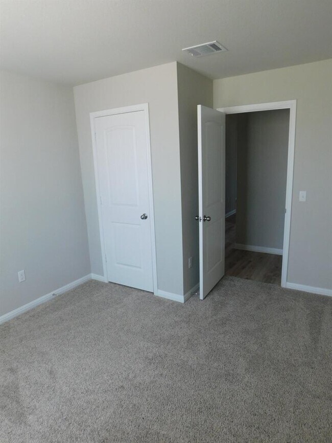 Building Photo - 104 Royal Palm Way