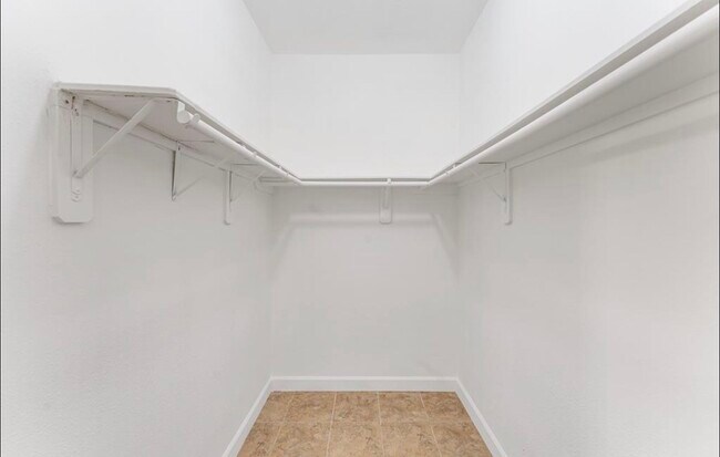 Building Photo - 10910 Woodwind Shadows Dr