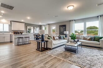 Building Photo - 613 Grenada Lk Dr
