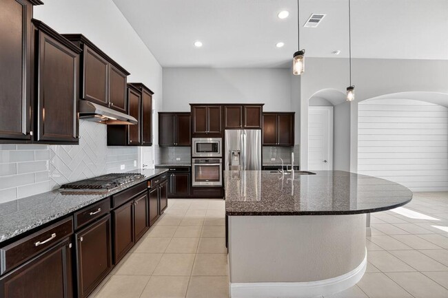 Building Photo - 21413 Hines Ln