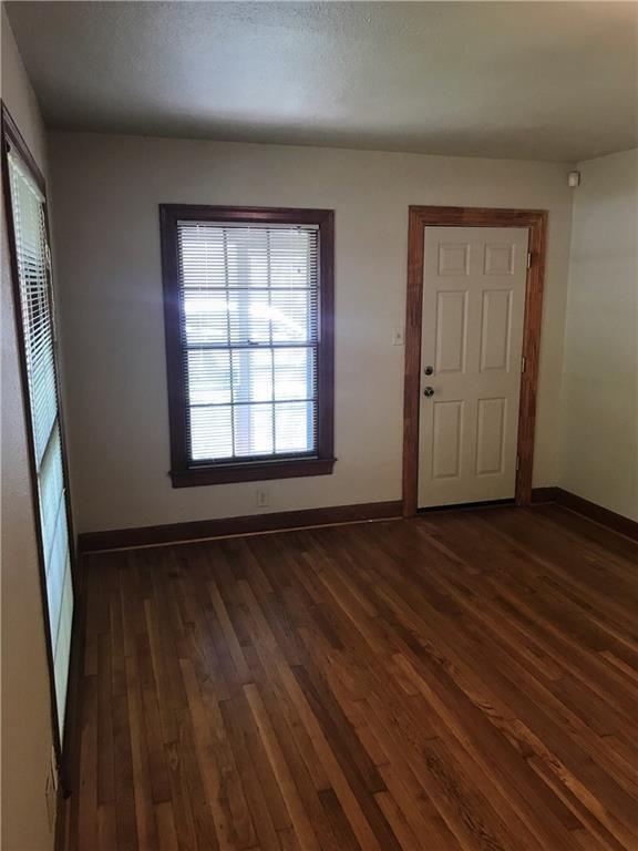 Building Photo - 1501 W 40th St