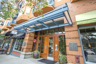 Building Photo - 2bd/1.75ba Seattle Condo