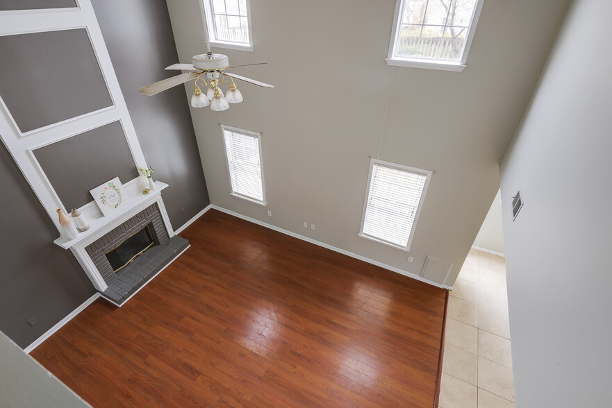 Building Photo - 13005 Crabapple Lake Dr