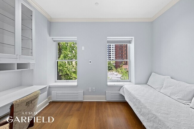 Building Photo - 320 E 55th St