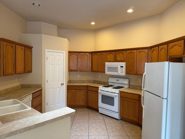 Primary Photo - 9909 Geneva Dr NW