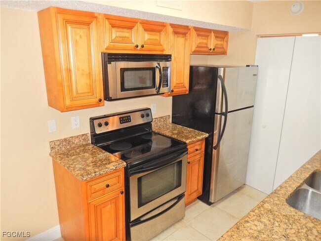Building Photo - 12571 Equestrian Cir