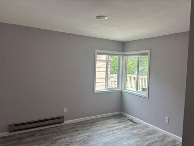 Building Photo - 4 Bedroom Home in Sartell on the Mississip...