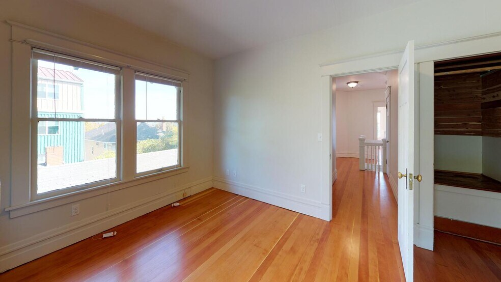 Building Photo - 806 N 48th St