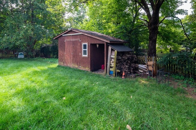Building Photo - 11744 N Williamsburg Dr
