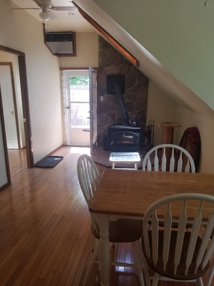 Primary Photo - 242 Mountain Rd