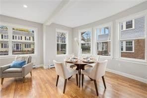 Building Photo - 148 Evergreen St