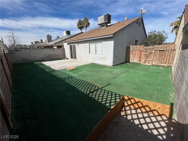 Building Photo - 5855 Natures Dr