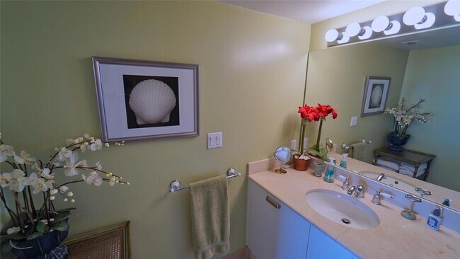 Building Photo - 2011 N Ocean Blvd